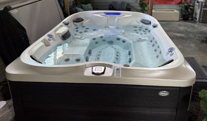 Jacuzzi J-495
